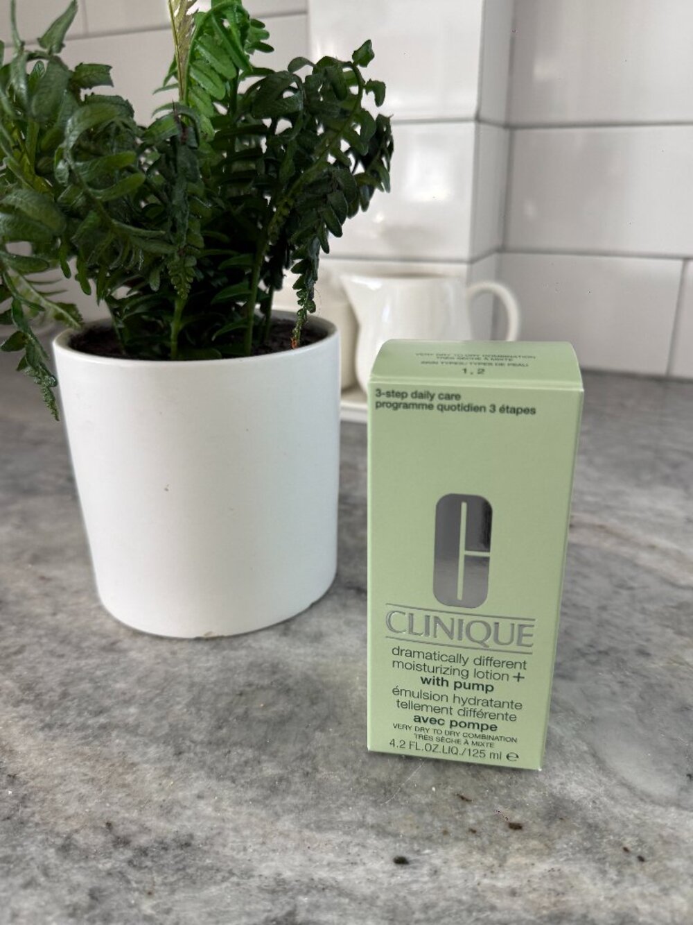 Clinique Dramatically Different 4.2 Oz Moisturizing Lotion + with Pump NIB Full